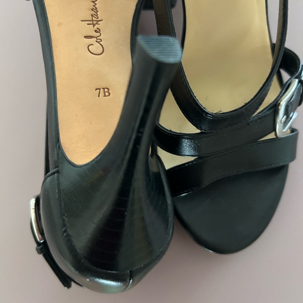 Cole Haan NIKE Air Pumps - Black
Like New - Picture 7 of 8
